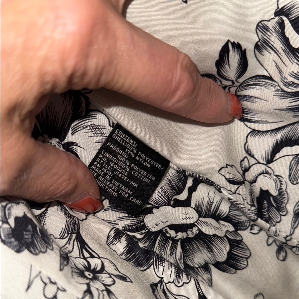 Jones New York Black and Cream Floral Jacket - Picture 4 of 7